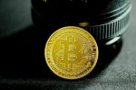 Биткоин на Crossroads после Trump Tariff Shock: срыв на 106 000 долларов или новую ATH?