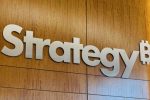 Один из директоров Strategy продал все свои акции MSTR