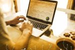 Биткоин обвалился ниже $104 000 на фоне ударов Израиля по Ирану
