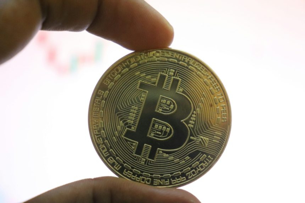Биткоин Золотой Крест входящий, но напряженность угрожает прорыву